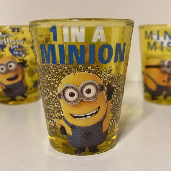 MINION Shot Glasses x4 - Picture 4 of 8